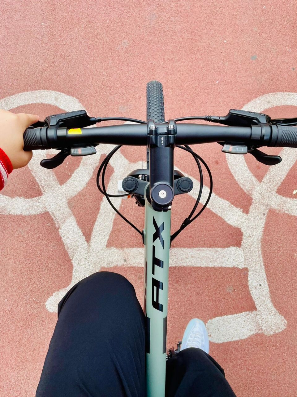 一分钟喜提atx720水泥灰 单纯跟风想有辆自行车,不考虑具体场景不关心