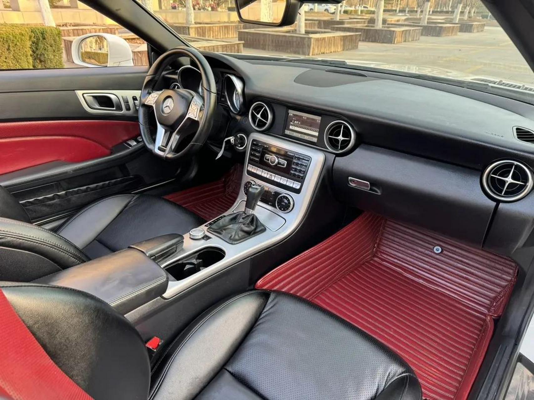 首付18800元开走 新到2013年7月新款奔驰slk敞篷跑车,海关进口,大佬