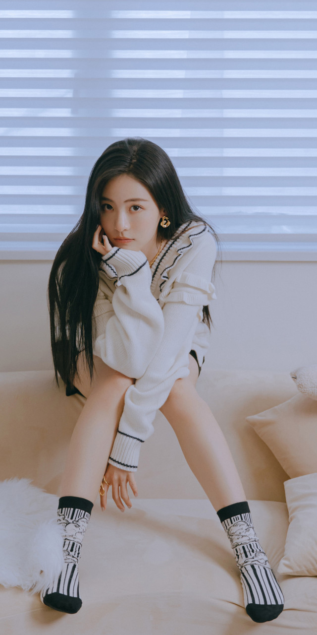 孙芮白色唯美小清新私服写真壁纸图集