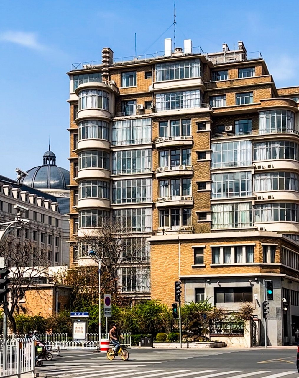 利华大楼在旧中国曾被列为天津的最高建筑.