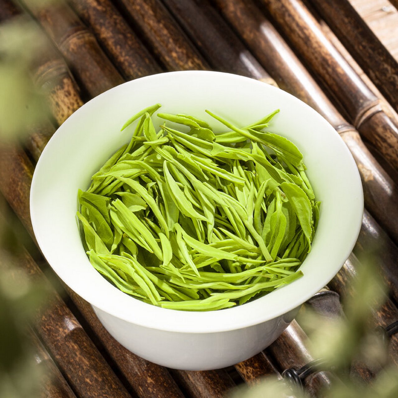 河南省特产 - 信阳毛尖 信阳的名茶,在唐代就有记载,唐代陆羽《茶经》