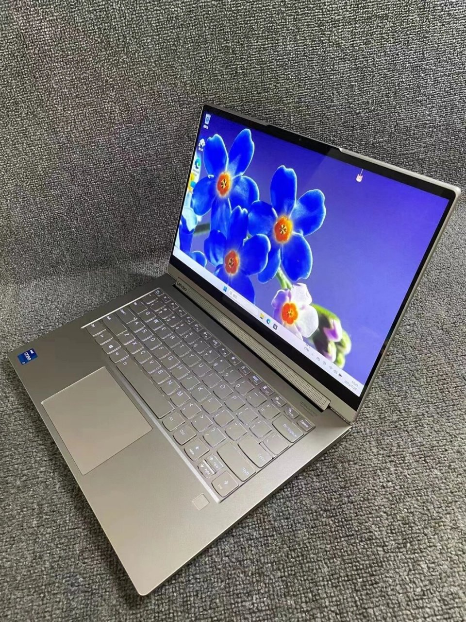 联想yoga14c 联想新款高端超级本  曦光金色  全金属机身 型号:联想