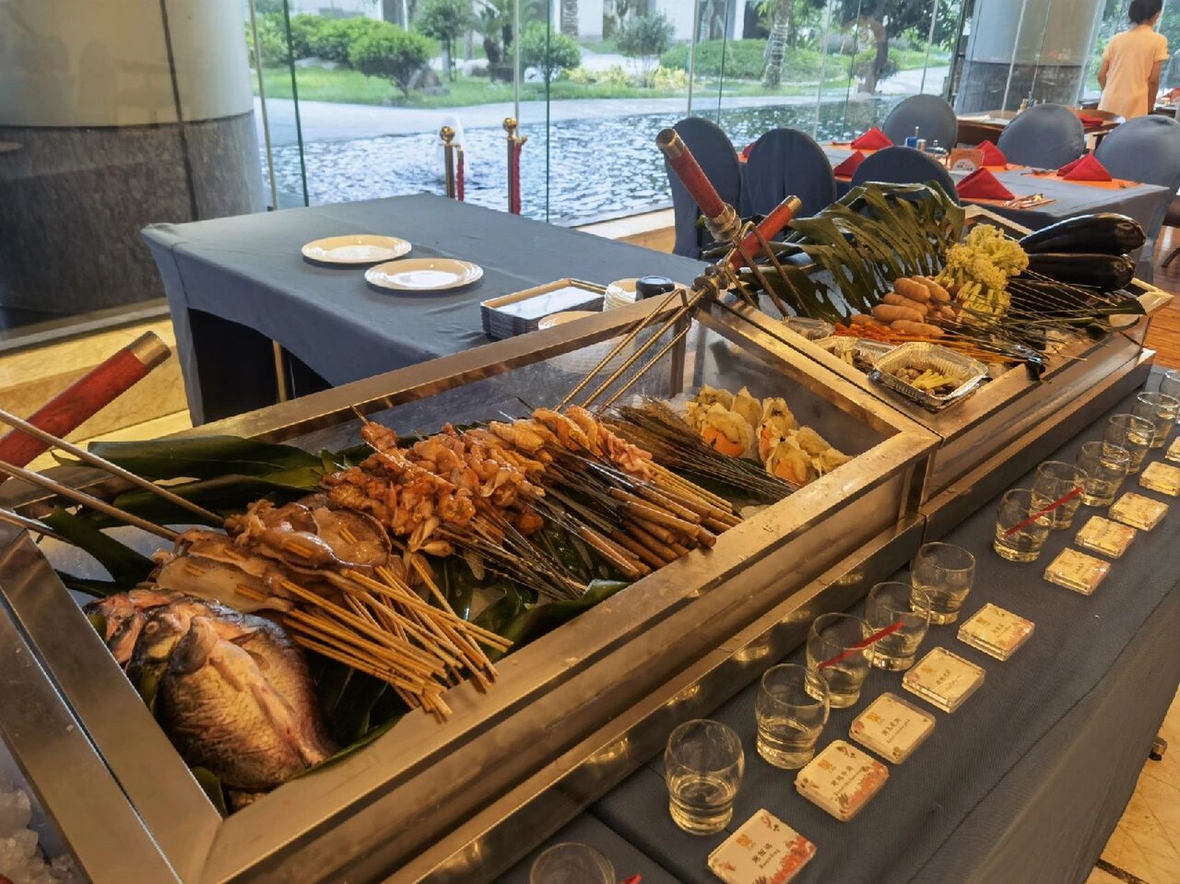 阿外楼度假酒店-阿咖啡自助餐厅 收到cc老师给的两张自助餐券,终于挑