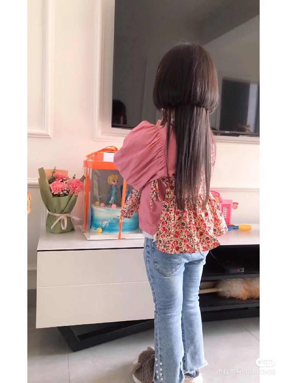 小女生的新发型之水母头 小妞说要剪短发,那就找个图照着剪一下吧 剪