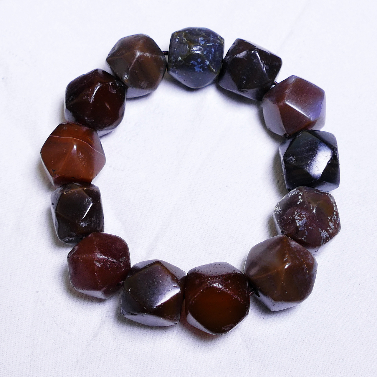 极品藏系千年唐八棱手串