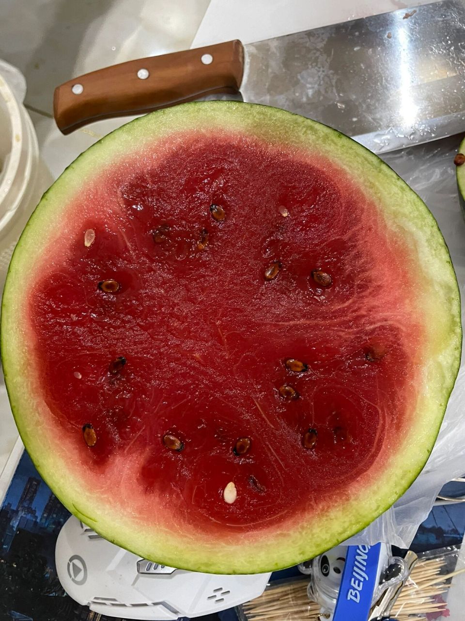 第一次买到了烂西瓜 第一次自己买一整个的西瓜,(以往买都是当场切好