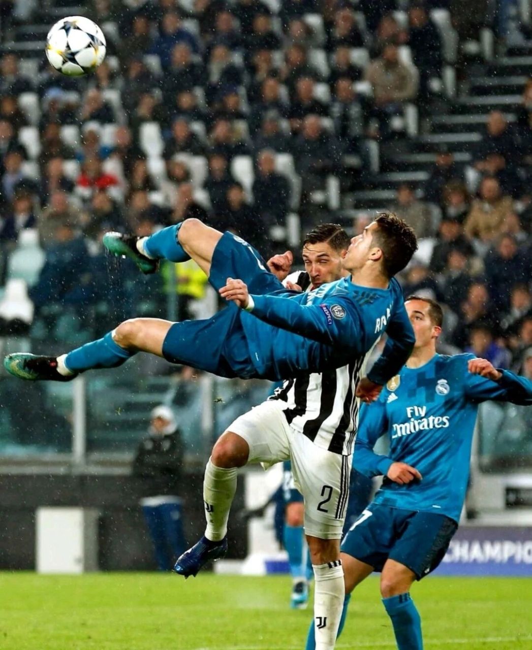 c罗霸气倒挂金钩壁纸,太帅了 你大爷还是你大爷!