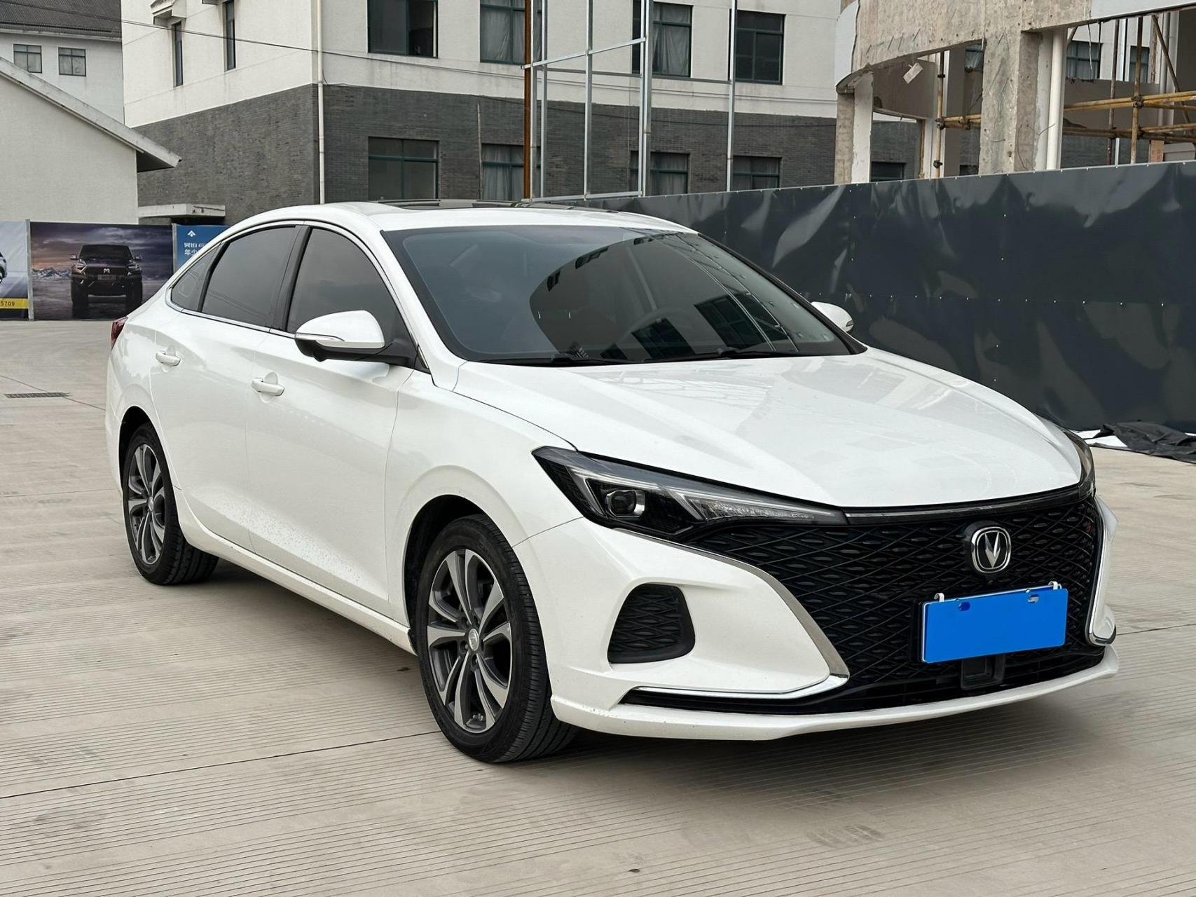 4t旗舰版.最新到店长安逸动plus2020款顶配1.4t旗舰版 指导价10.