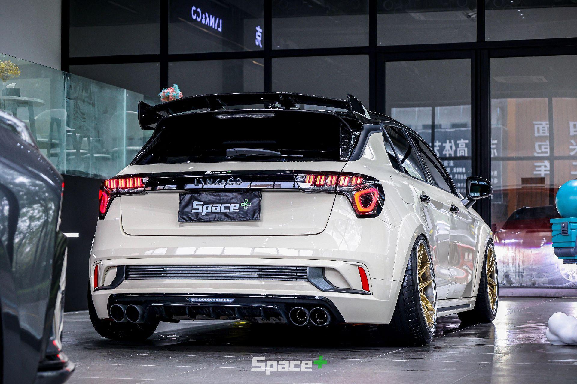 领克02hatchback改装案例.space  干碳大尾翼,首装定妆实拍图.