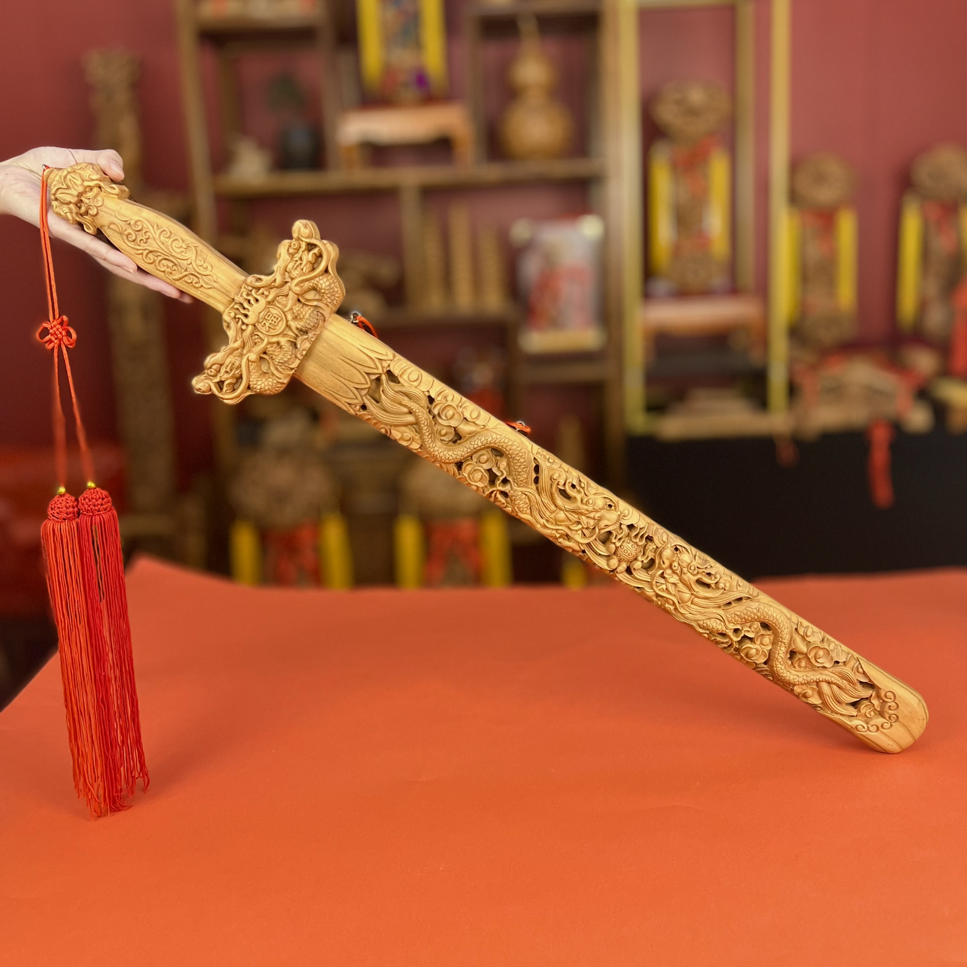 家里一定要放一把纯桃木宝剑哦