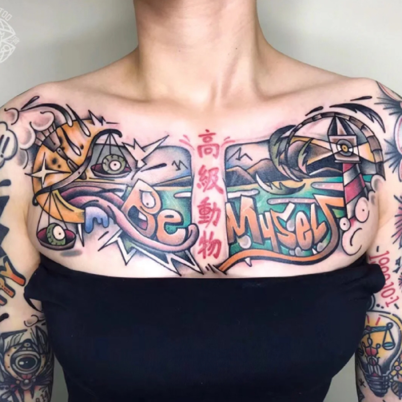 花胸纹身 女生花胸纹身