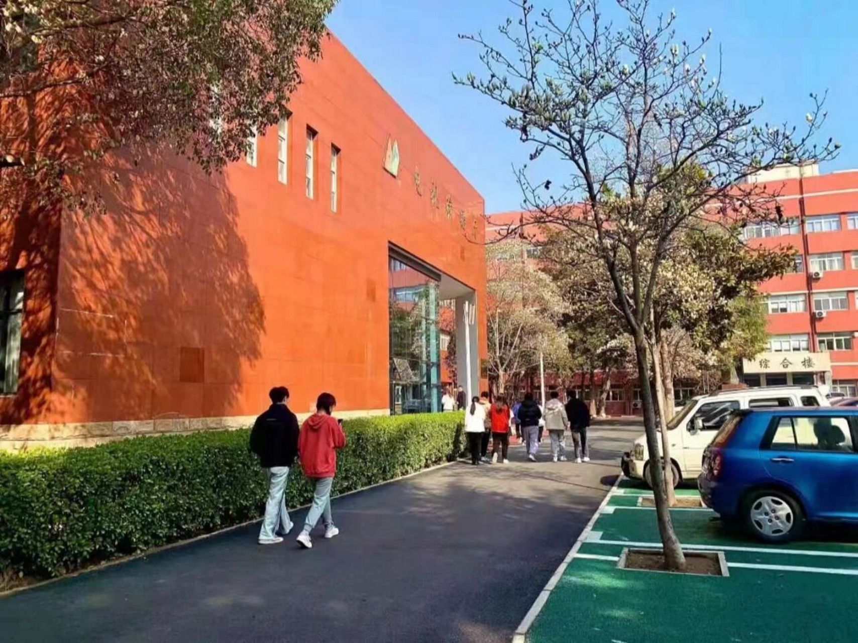 郑州市艺术职业学院图片