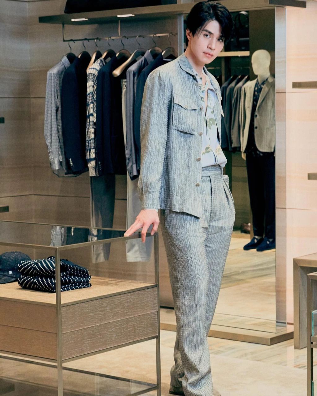 李栋旭|贵公子逛街选衣服照片9615    李栋旭买衣服be like: 除了