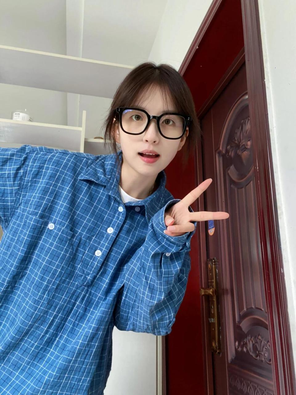 短发女生# #我的自拍分享