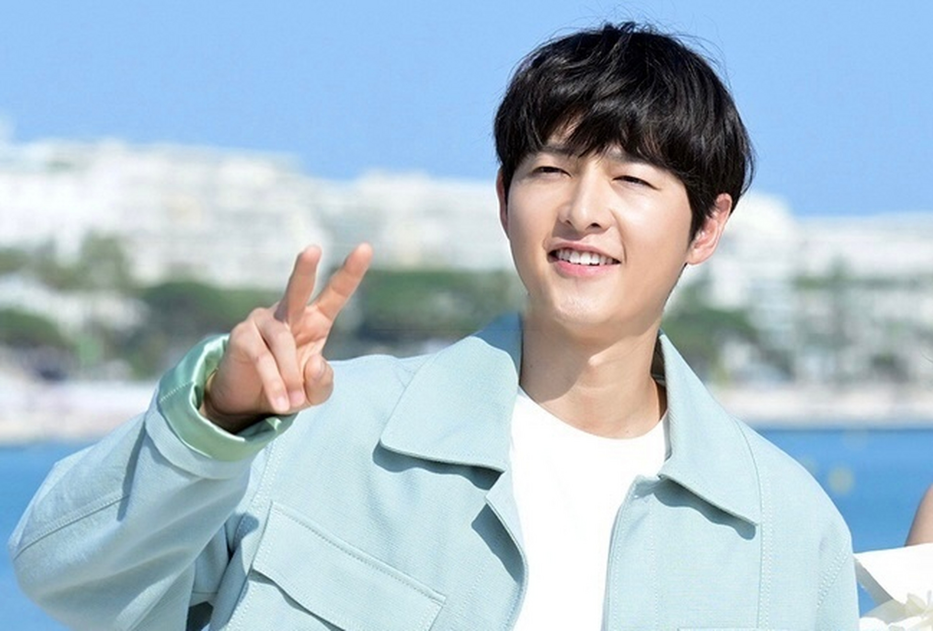 他有没有想过,他现在比老面馒头都要肿,才是他失去很多