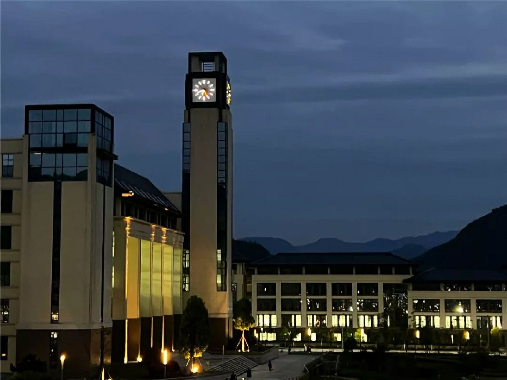 福州工商学院校园风光图片