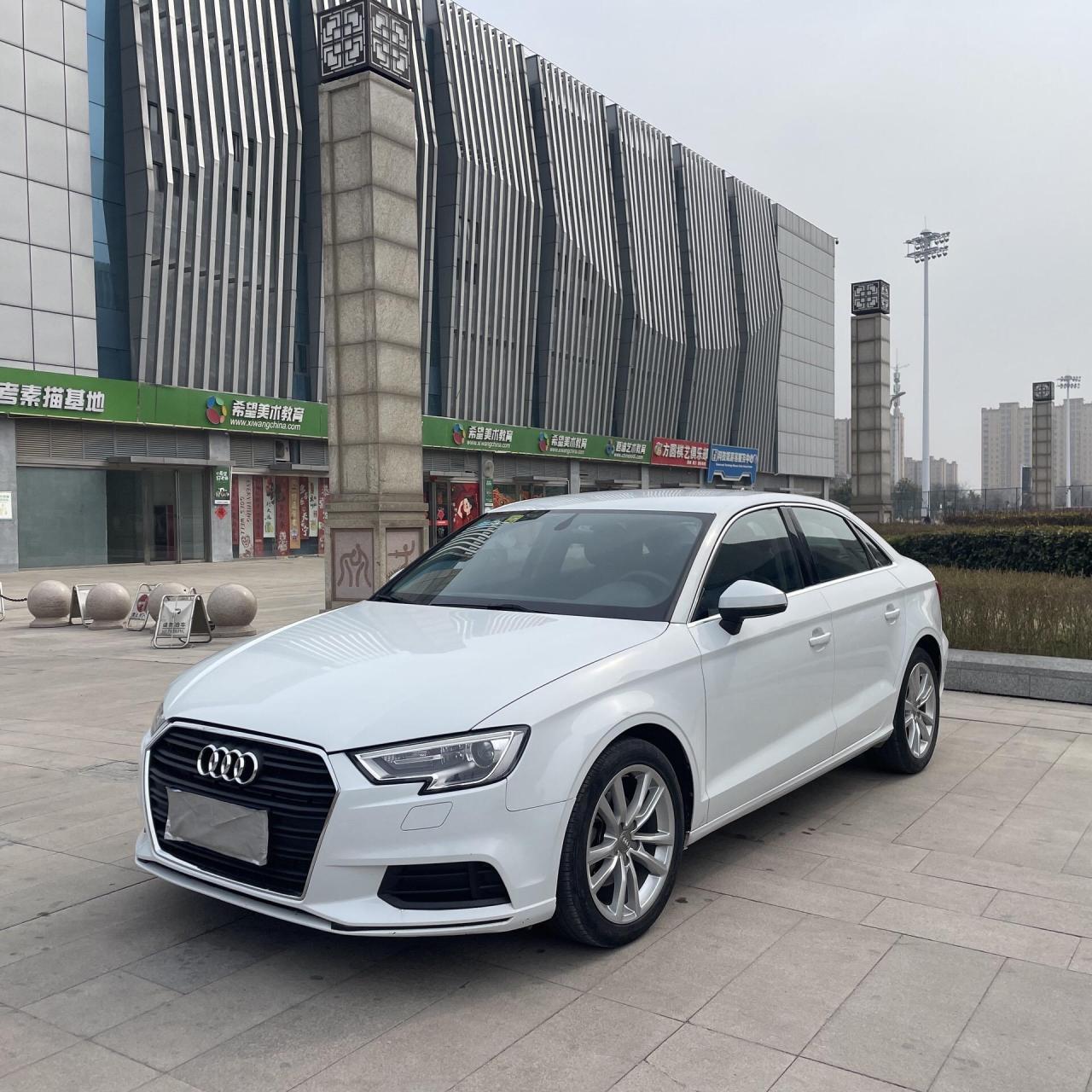 18年奥迪a3,1.4t自动挡 三厢轿车.