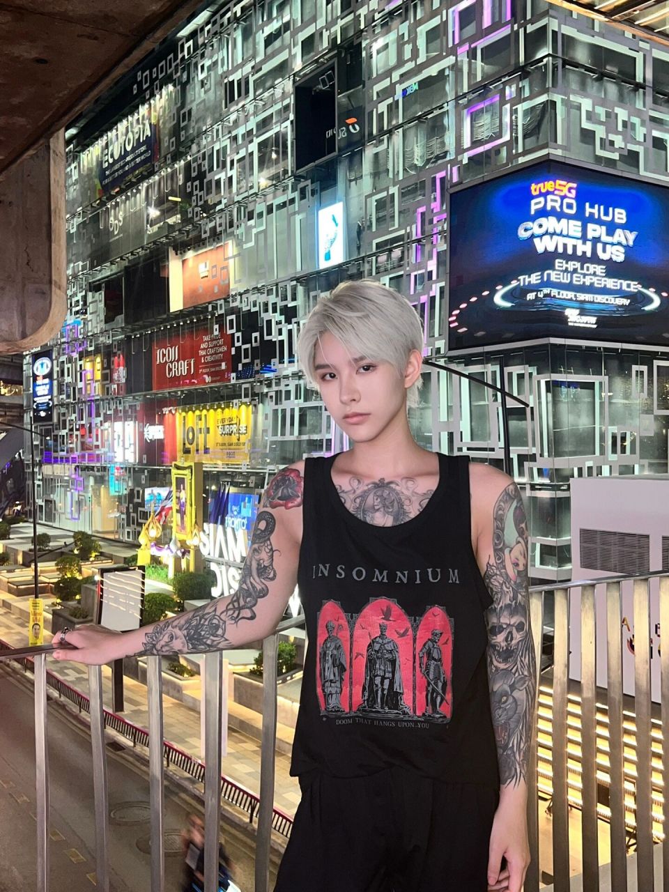 泰国的铁t 们只适合穿背心 哈哈哈哈哈 真的很热啊