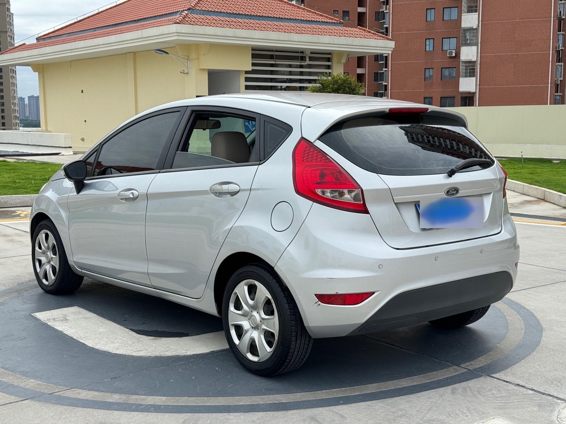 福特嘉年华2011款