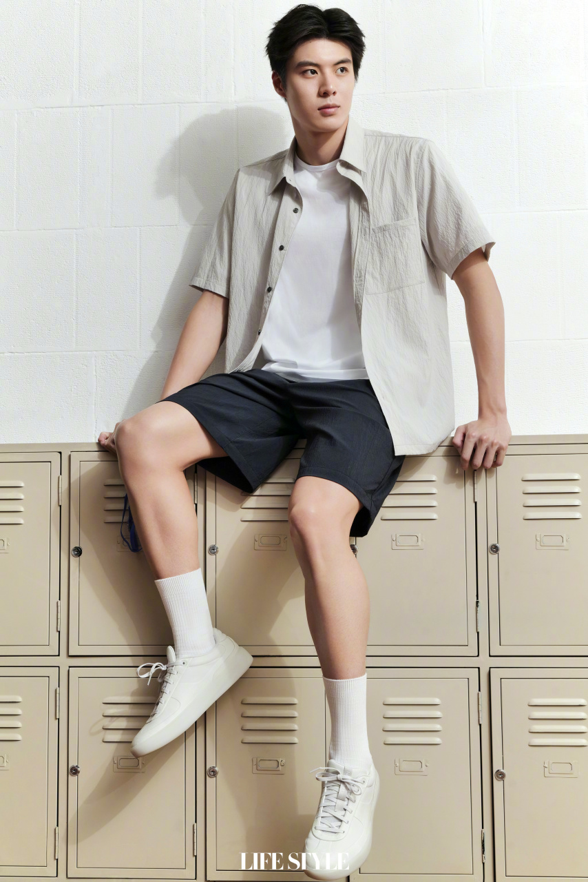 张翼祥体育明星专题大片# 从泳池中的蛟龙,到镜头前的翩翩少年