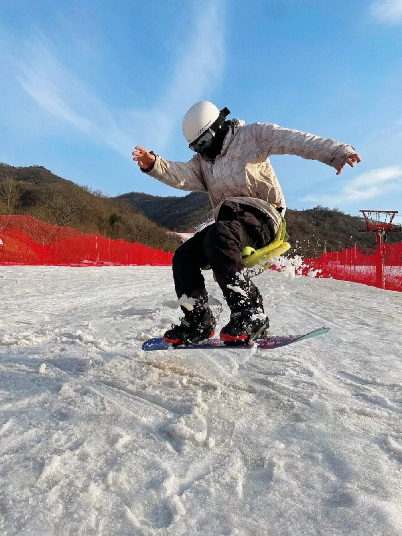 鳌山国际滑雪场图片