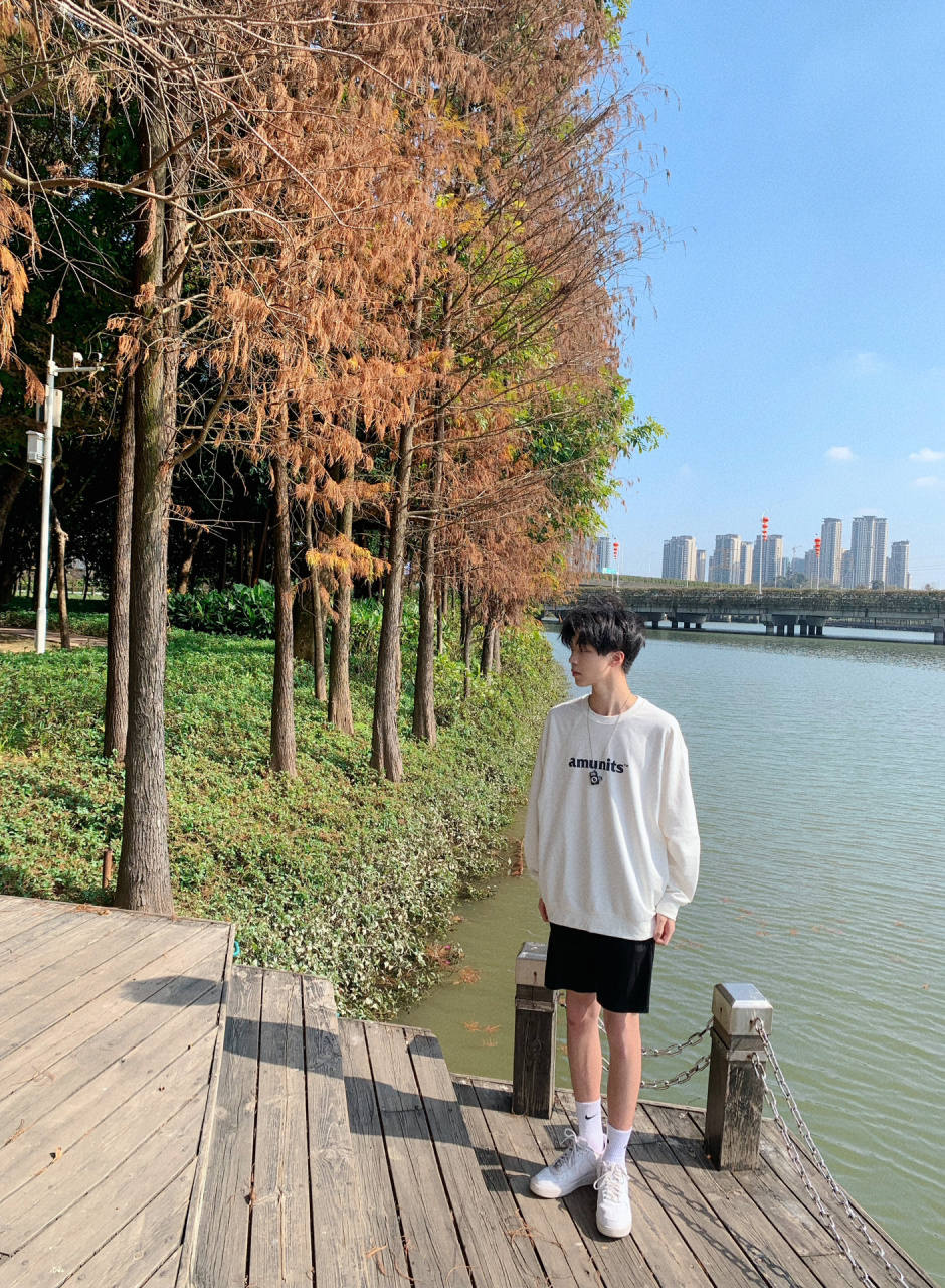 清纯男高|男高中生 呜呜呜 不想开学 开学前最后出去玩