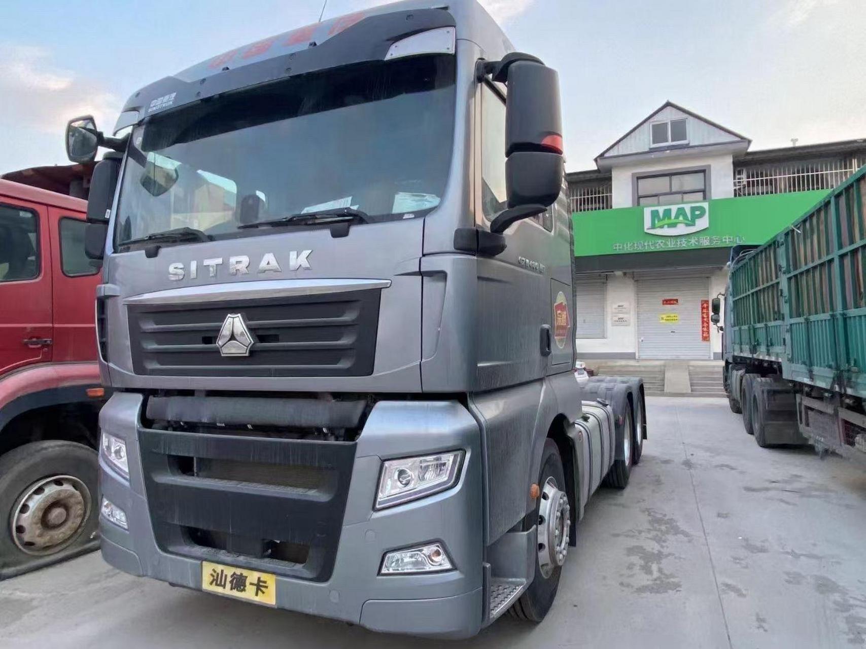 96首名汽贸温馨提示:公司现推出特价汕德卡油车480马力裸车26万