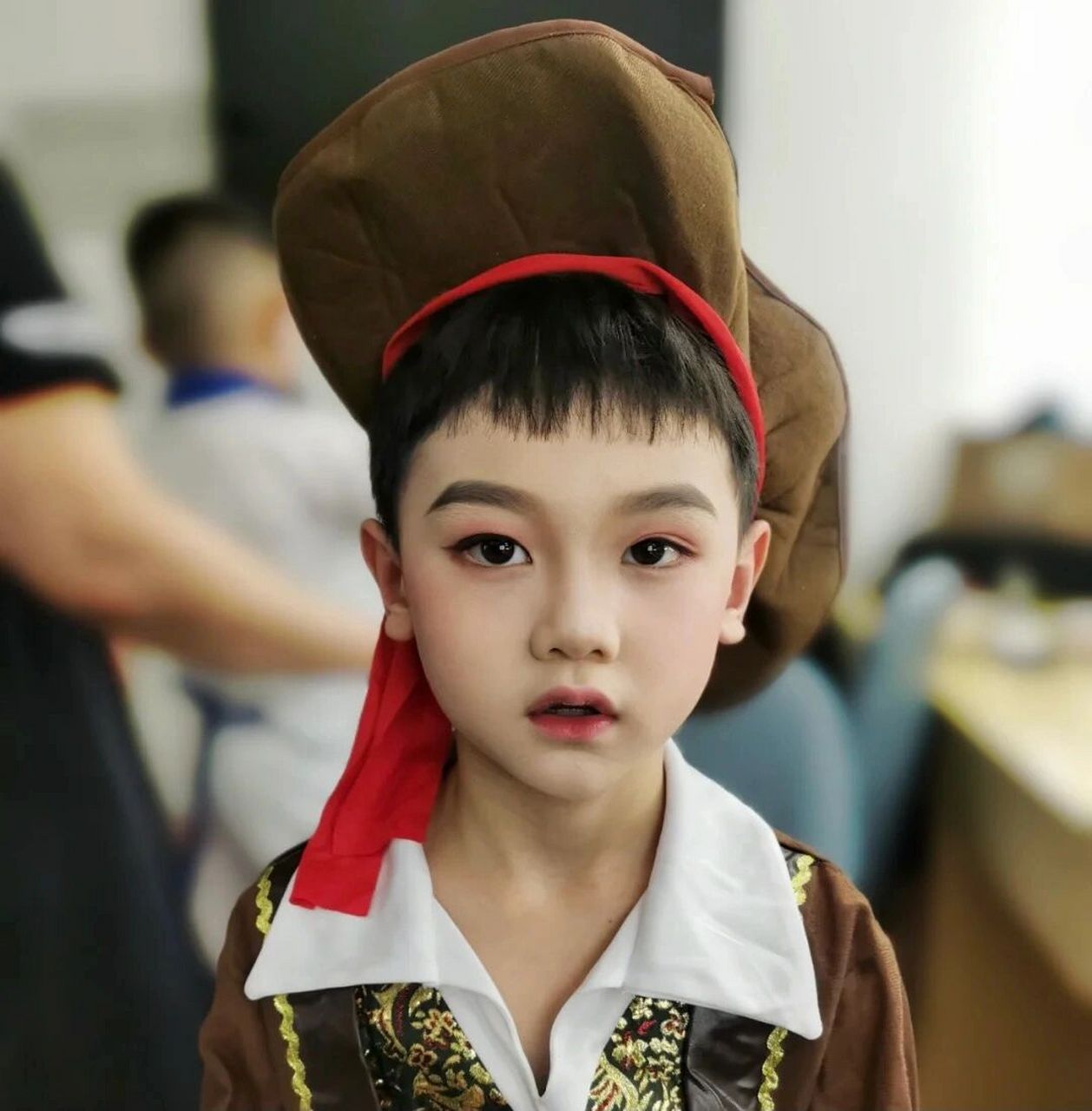 已收集小红书十几款男童舞台妆,喜欢的收藏