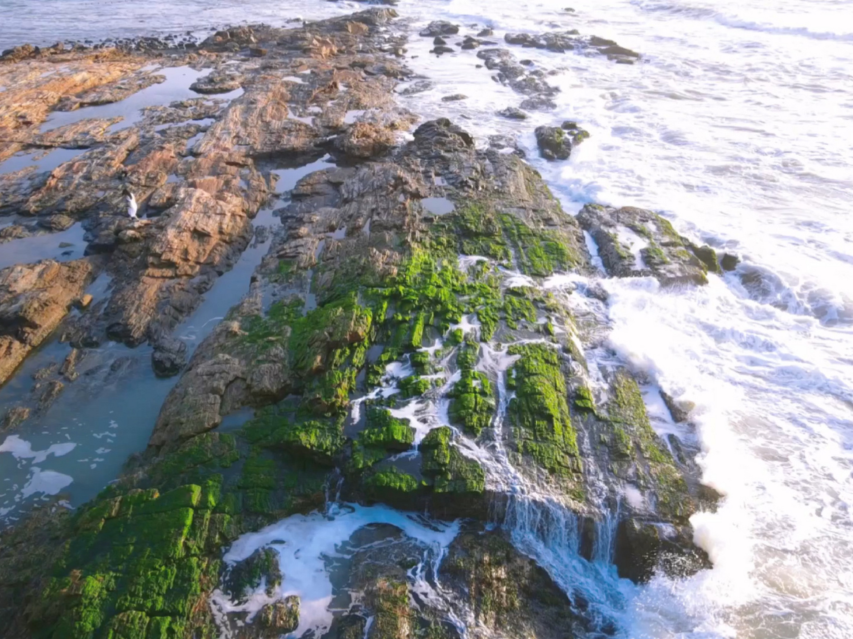 恵州盐洲岛彩石滩,全国独一无二,赶海一流