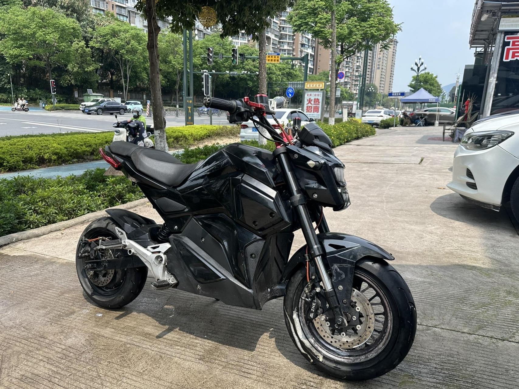 出售一台小猴子电摩 才换新电池 不要驾驶证 续航50km  秒杀价1988