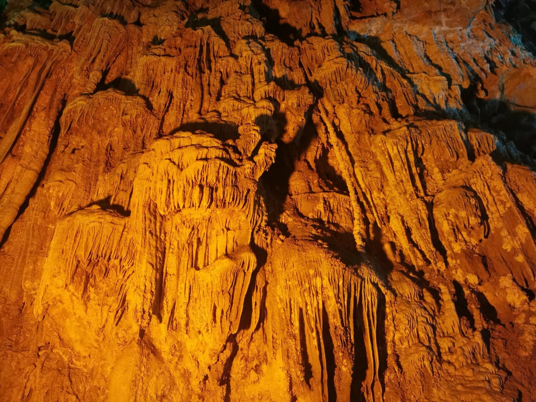 弥勒白龙洞 云南弥勒白龙洞～～门票35元 白龙洞分上下两层,全长2500