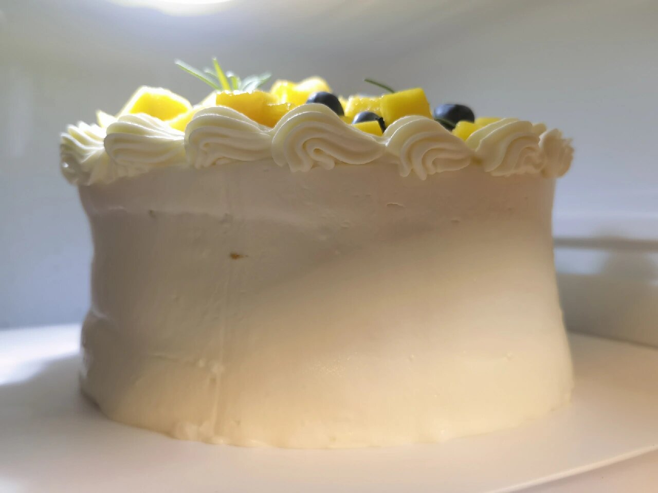 蛋糕为什么凹陷塌腰呀 第一次做蛋糕 每片切的薄厚不太一样 还最薄的