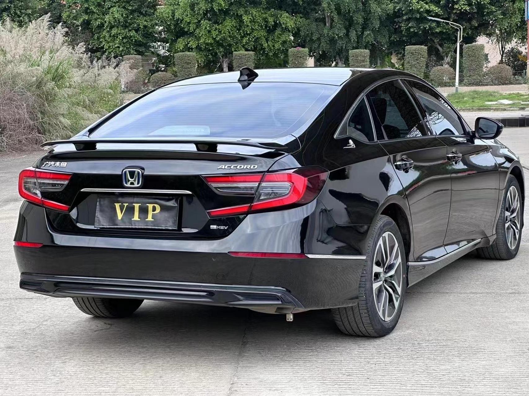 0l油电混合 锐领版,美女一手自用车,行驶5万公里,整车成色极佳,内饰