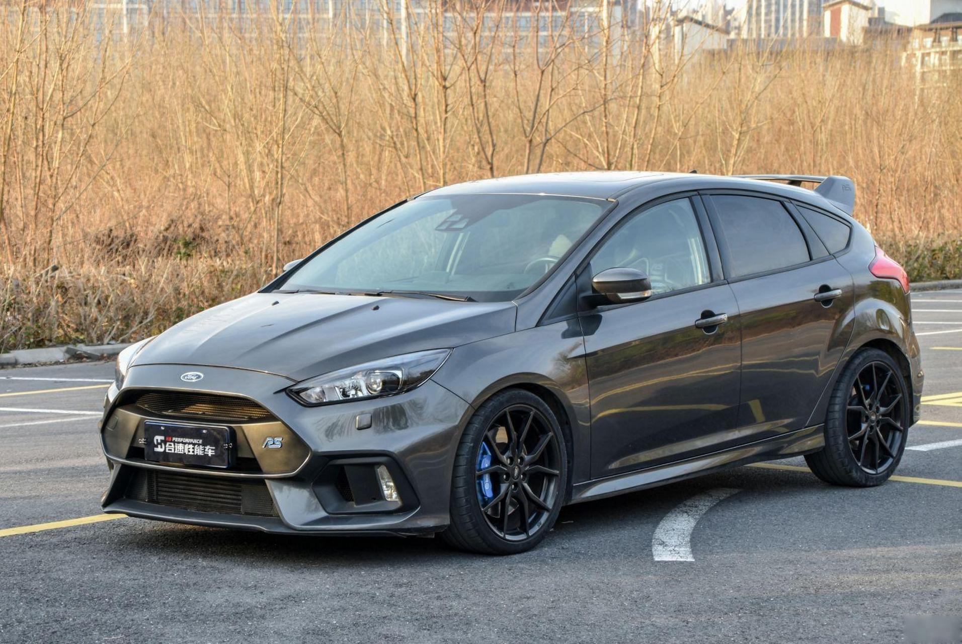 车况简介 	 16款16年上牌,福特福克斯rs(进口)2.