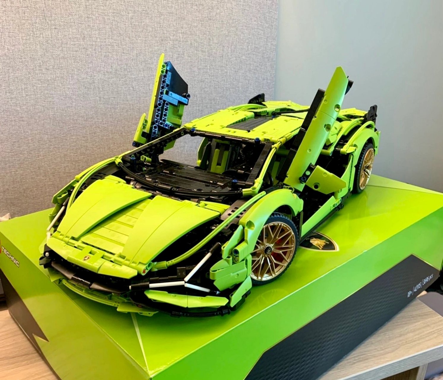 乐高兰博基尼42115 乐高正品42115兰博基尼成品 所见所得!