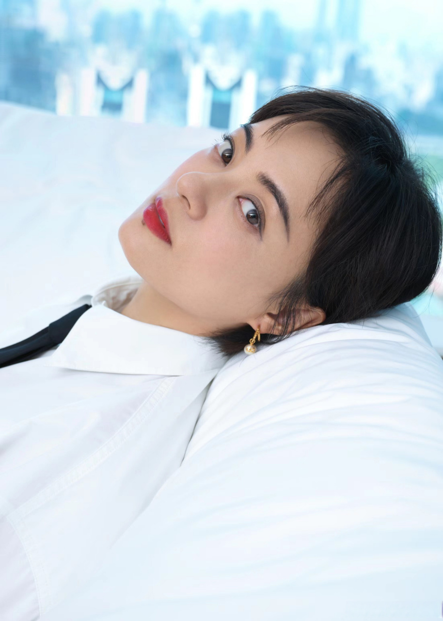 孙俪# 俪boss身着valentino2023秋冬系列出席valentino上海恒隆广场