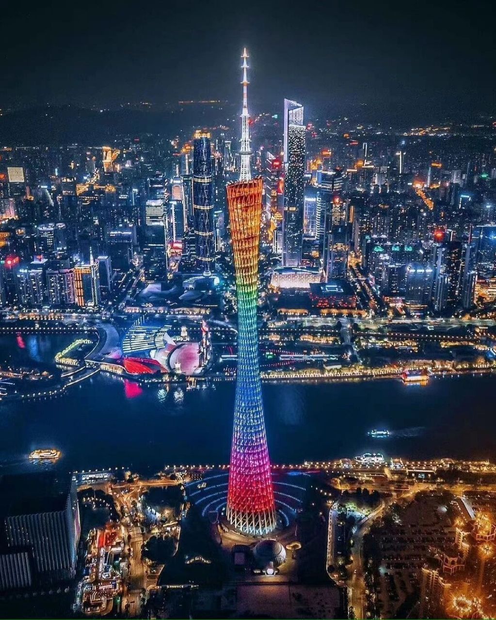 广州的九张夜景图片,我留下了四年的青春! 小城市到底不如大城市繁华.