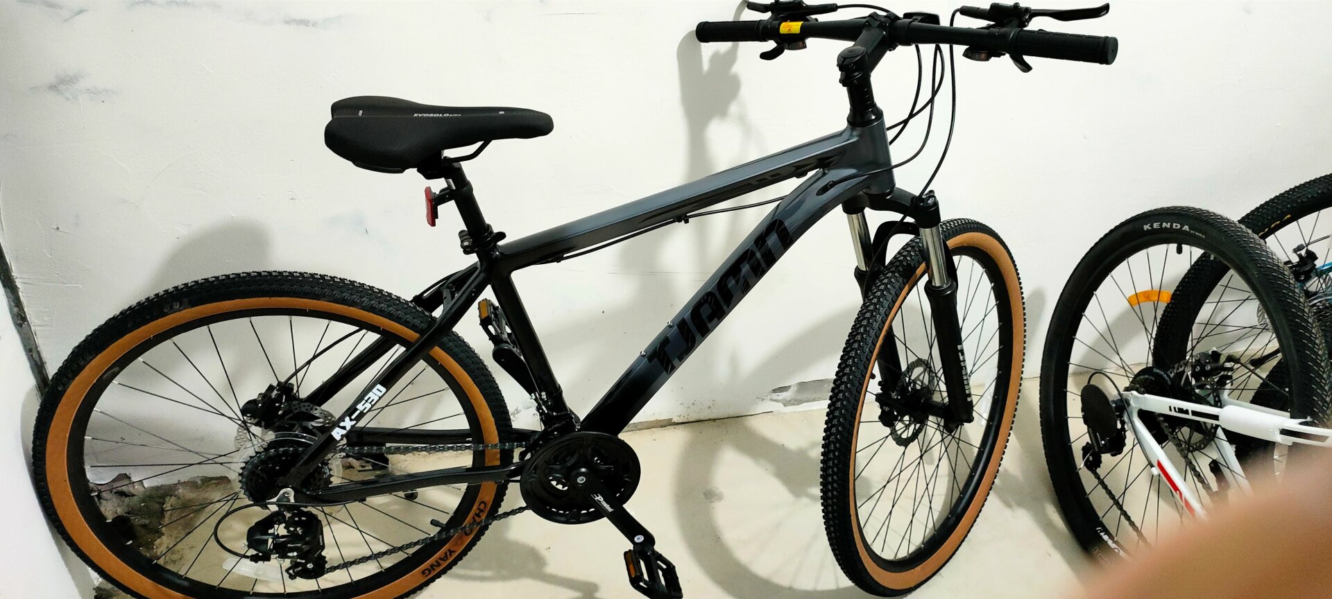 26寸阿米尼山地车