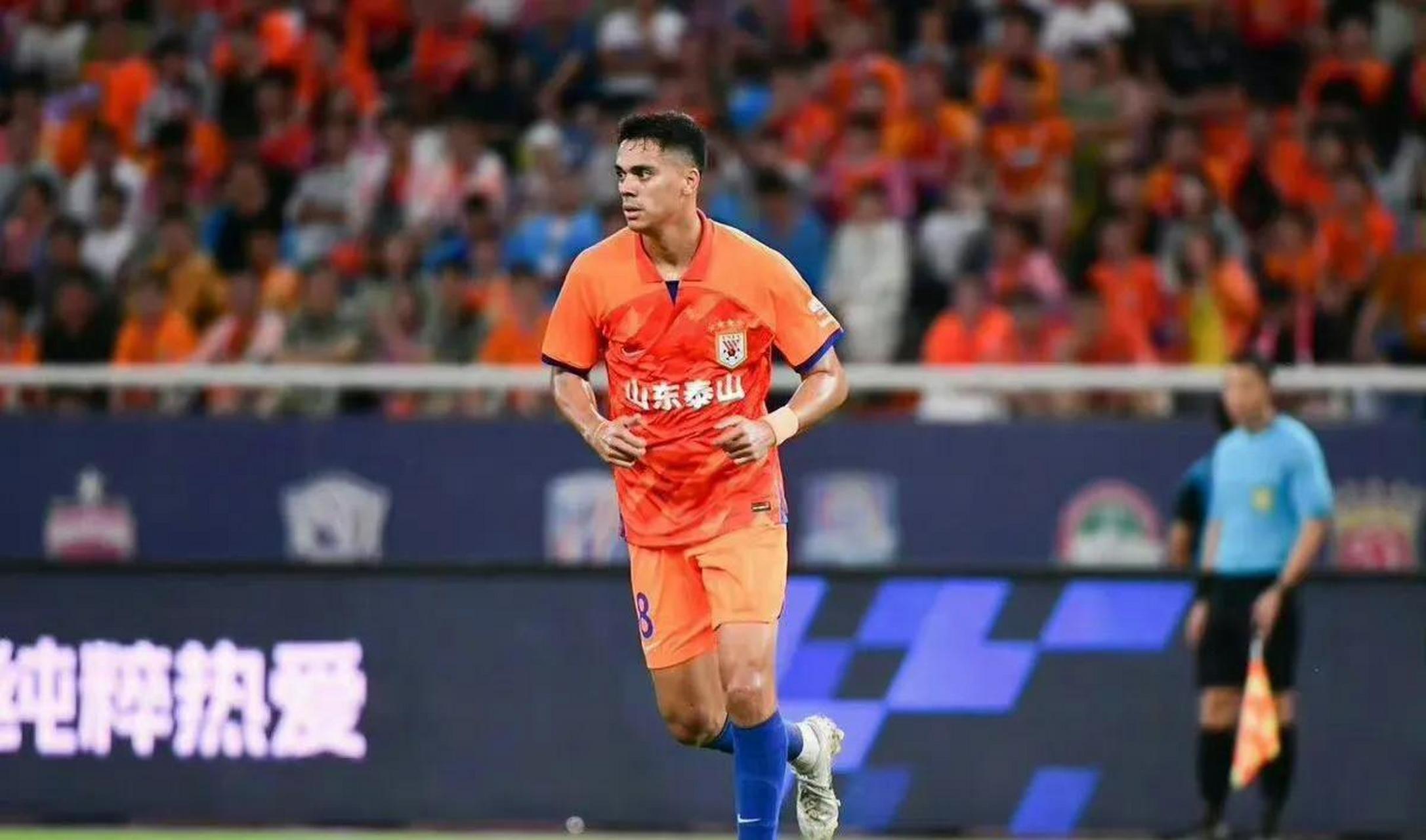 泰山队新外援帕托,经过两场比赛的表现,上一场首秀表现就感觉他脚下有