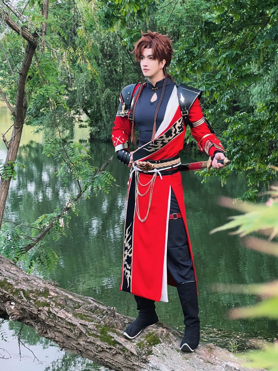 很有可能是最还原的代号鸢孙策cos 感谢 爆肝十天帮我搞的假发衣服