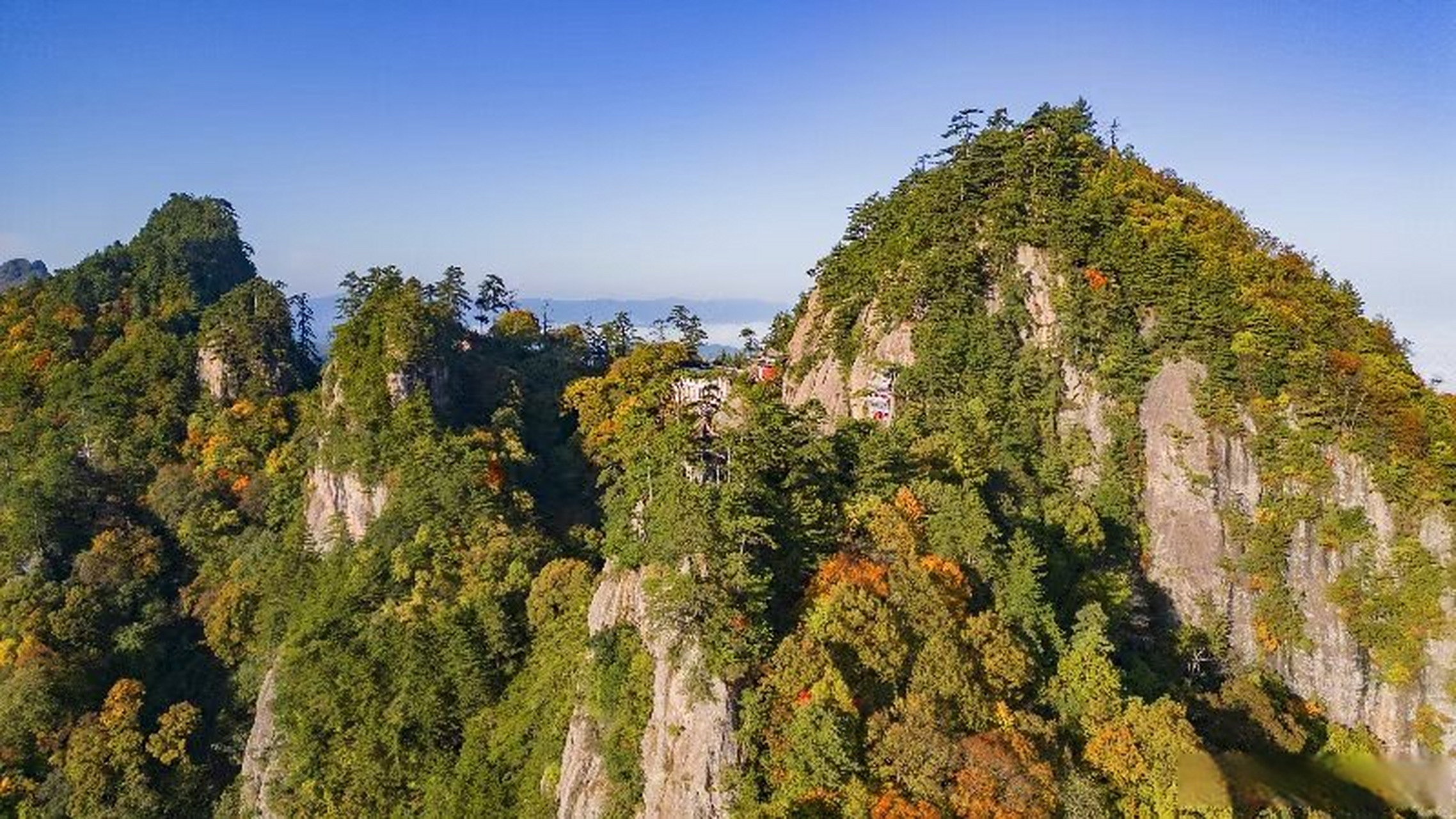 天水石门山秋韵(摄影:陈治平)#网推天水##社会##寻美天水##天之水网