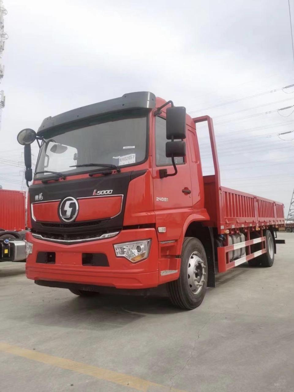 5万买陕汽德龙l5000v,搭配的维柴240马力发动机,八档法士特变速箱