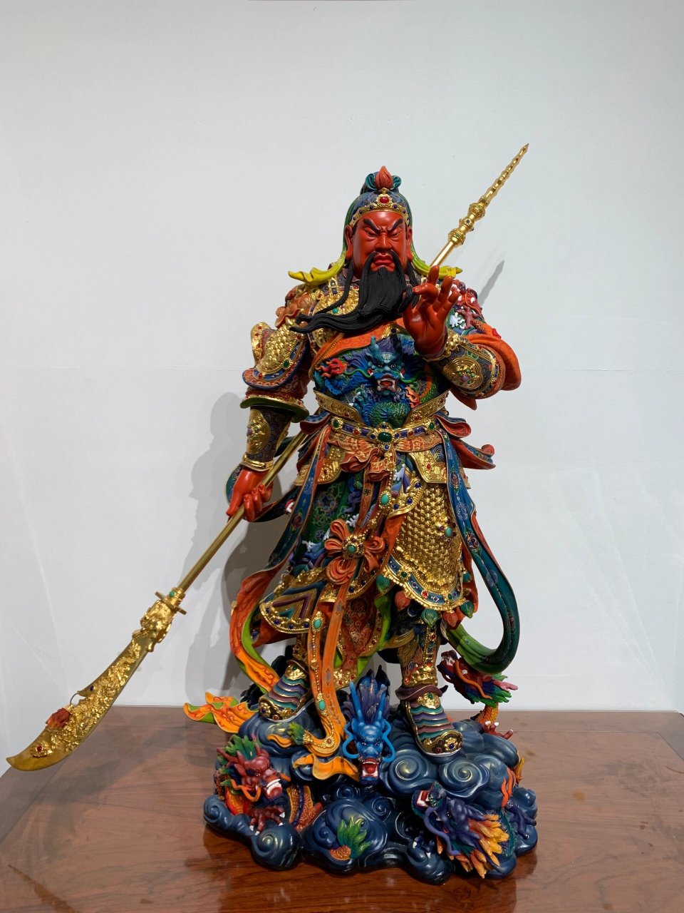 关公形象素有:「横刀夺财,立刀夺命」之说.