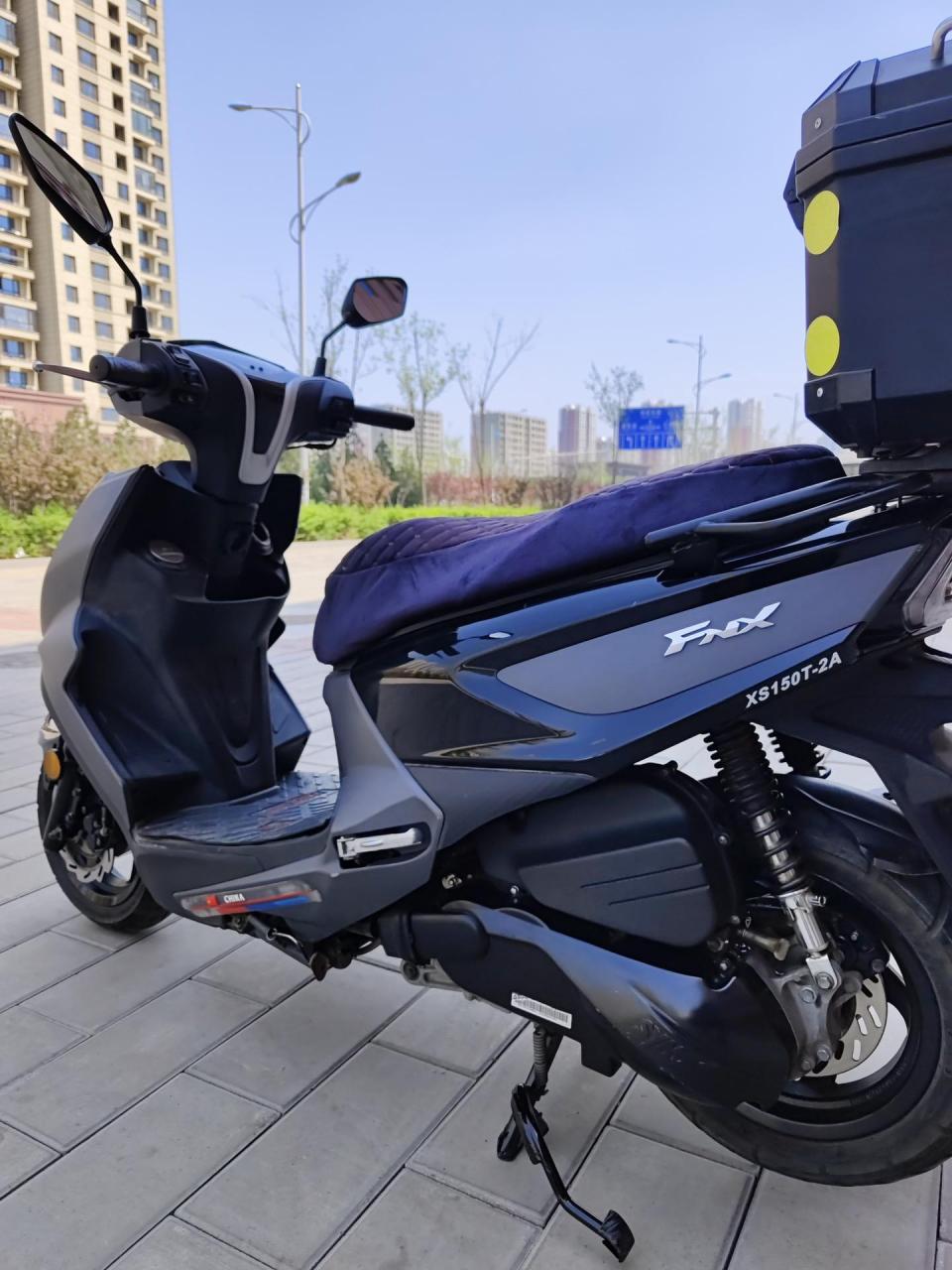 20年三阳火凤凰150,abs,1万公里,加装铝合金尾箱,小车精神板正