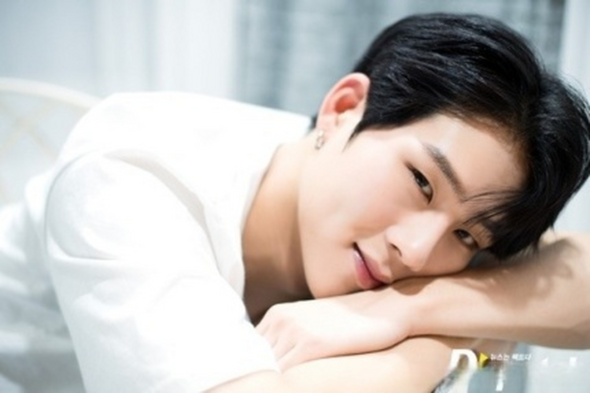 monstax# 成员#李周宪# 今日入伍服役,成为组合第三名服役的成员.