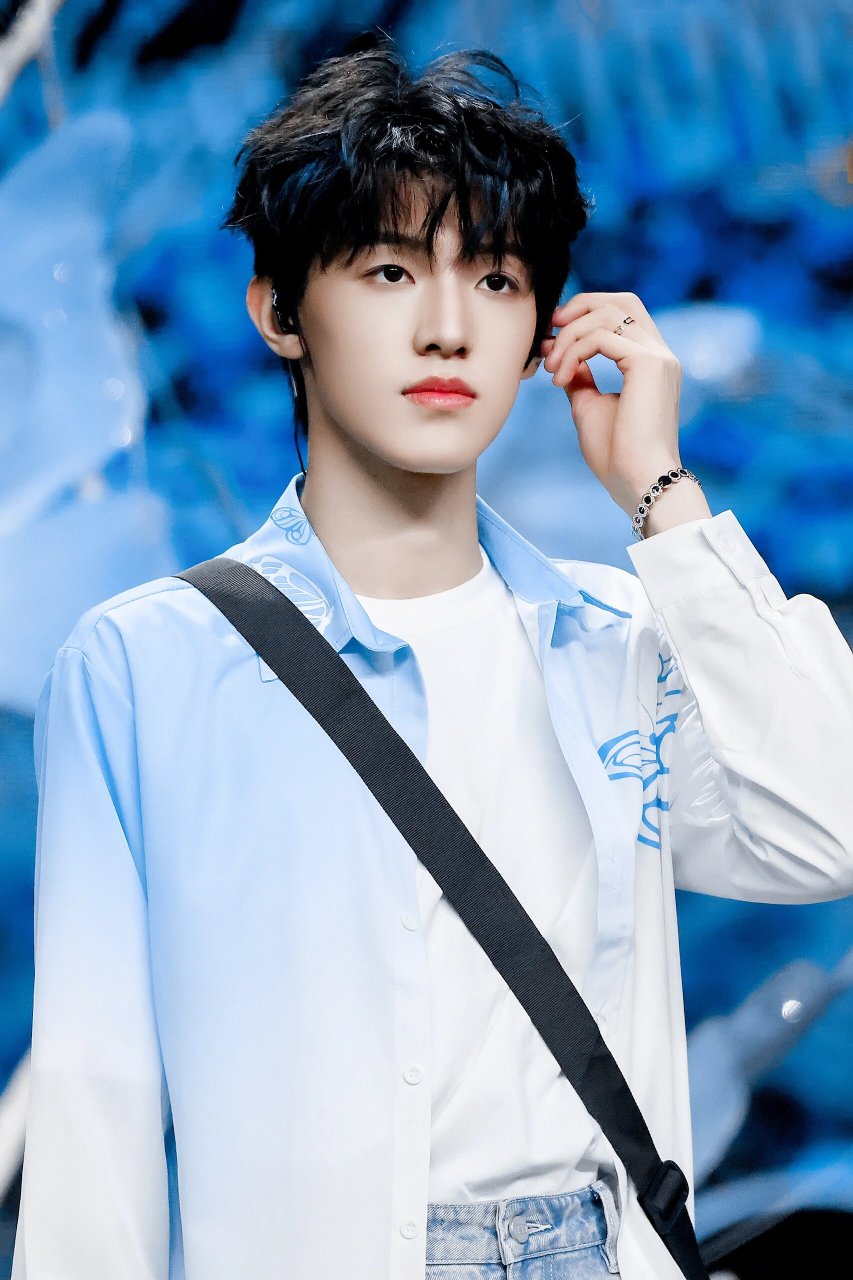 01张泽禹壁纸01(三十八)                tf家族 90《登陆计划