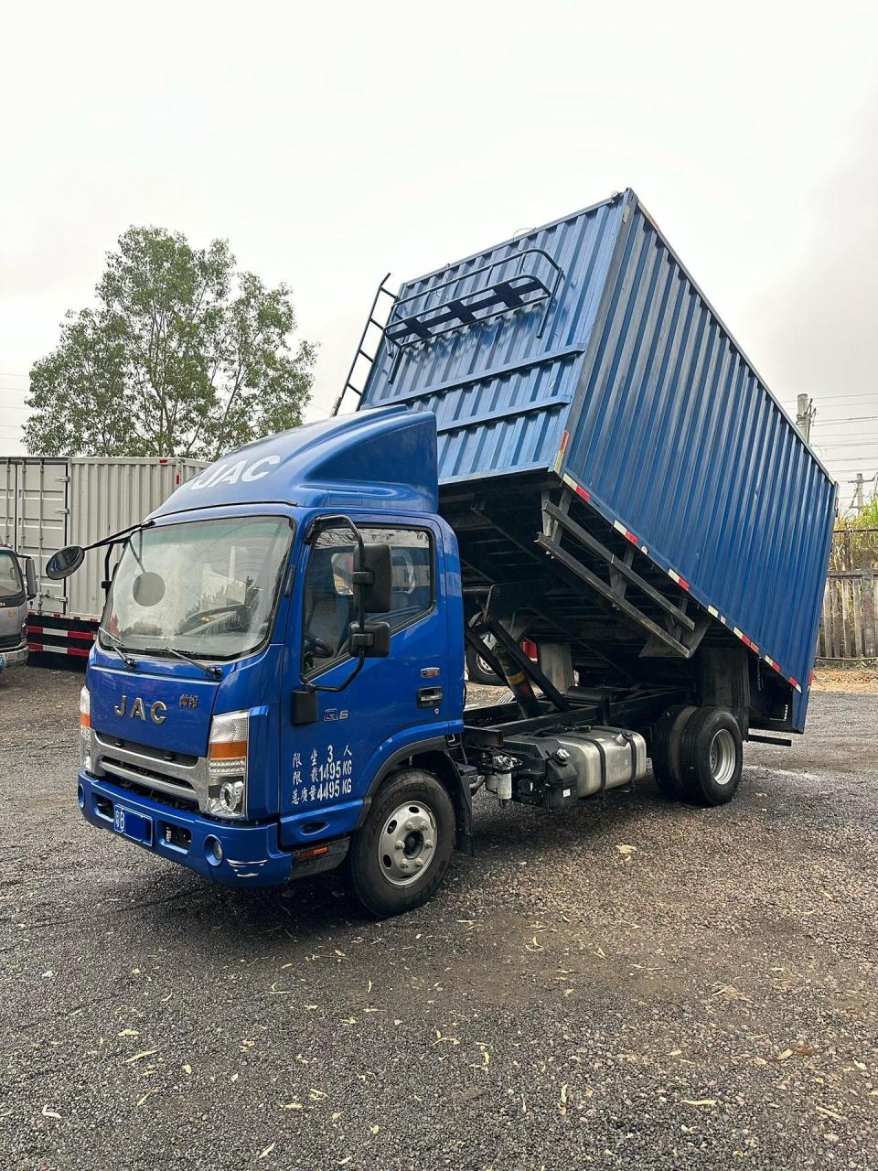 江淮帅铃q6(4.2米带自卸)深圳牌.绝版车:江淮帅铃q6.2022年9月上牌.