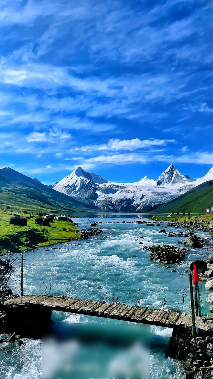 拍摄于西藏那曲市,萨普神山.壮观,震撼!美如仙境!