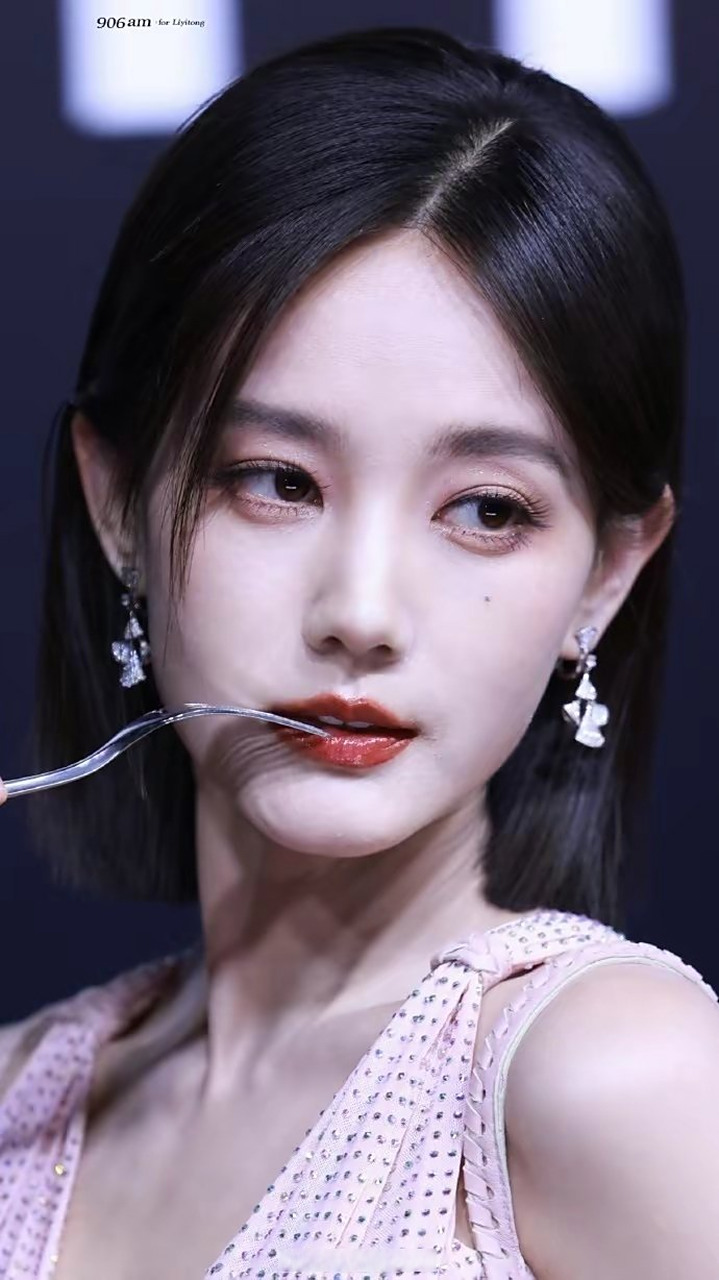 李一桐照片合集,温柔似水