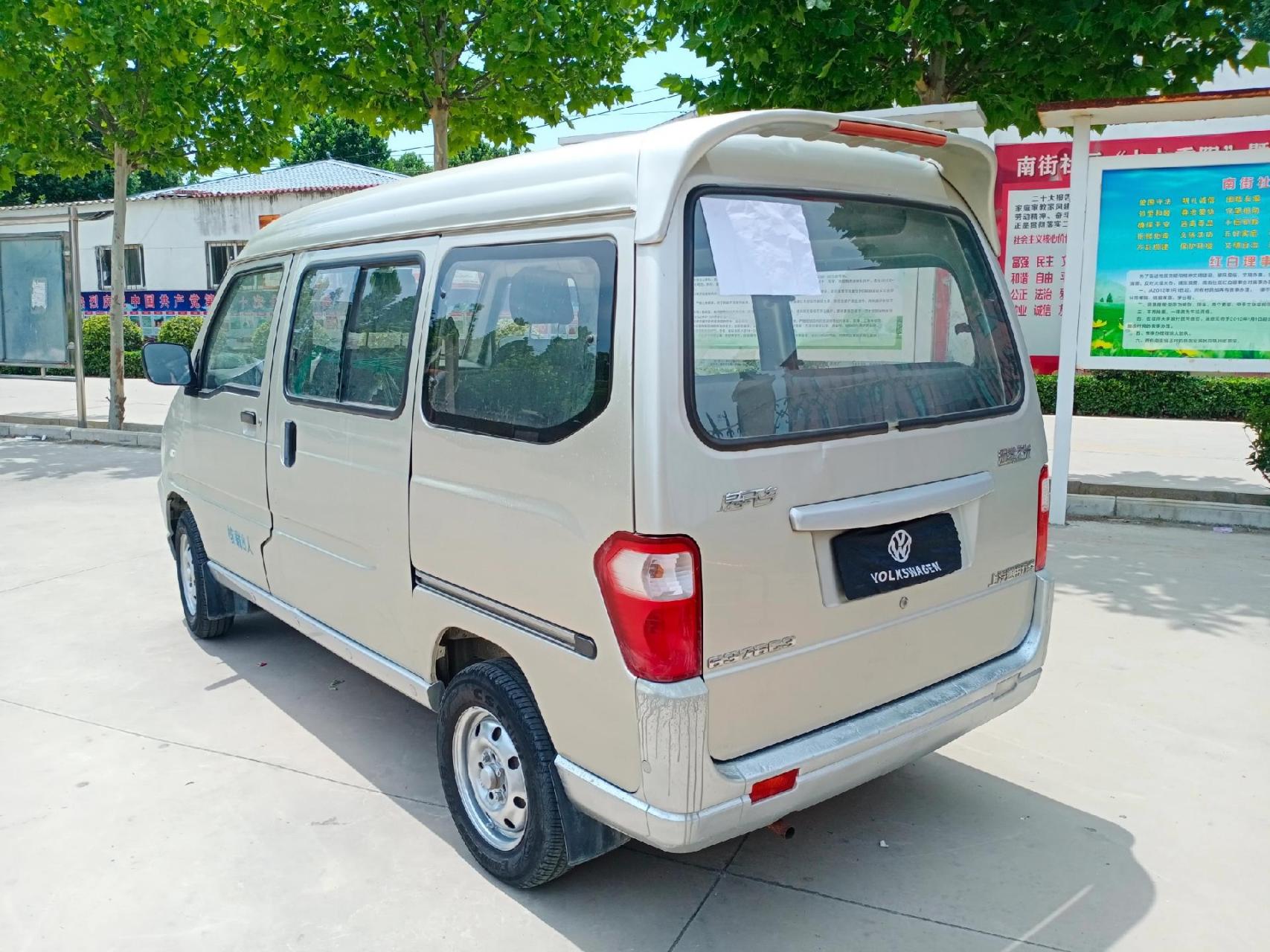 2010年五菱之光个人一手车,刚行驶十万公里机器滴油不渗.